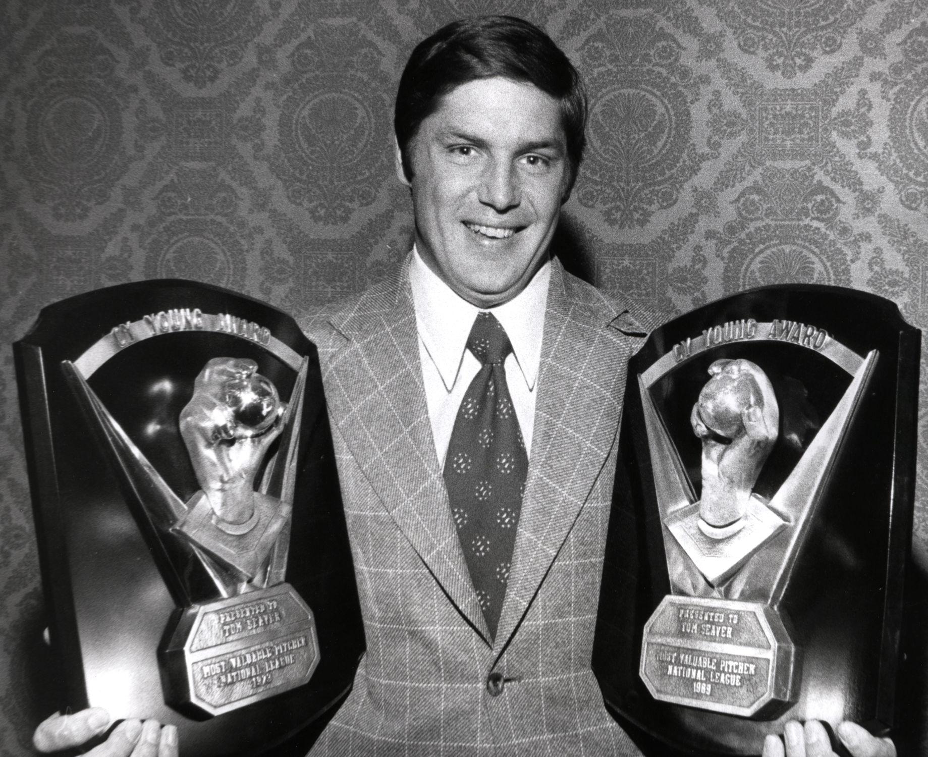Tom Seaver Announces His Retirement | Baseball Hall of Fame